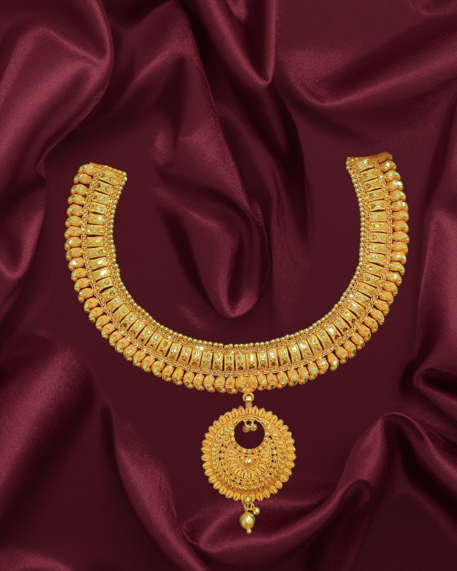 NECKLESS
